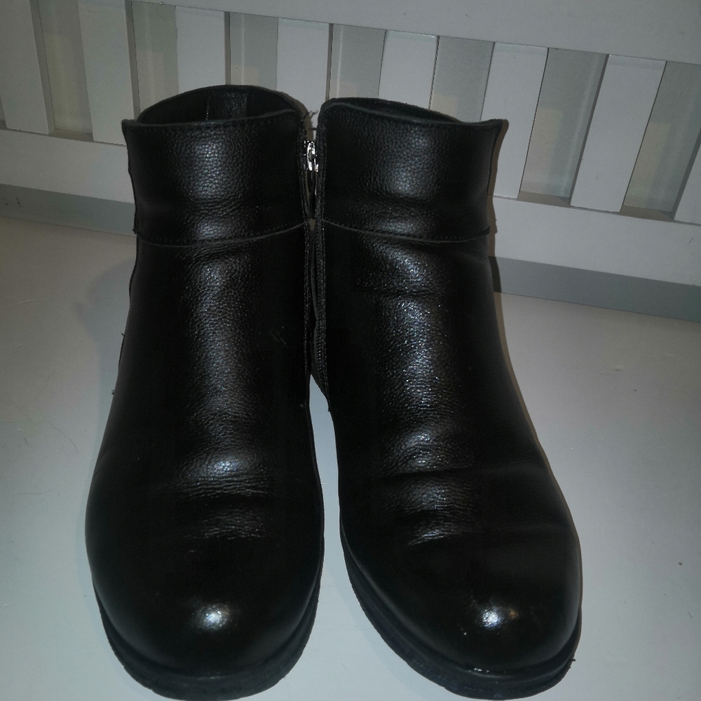 Women's boots, soft and comfortable, 9w, black